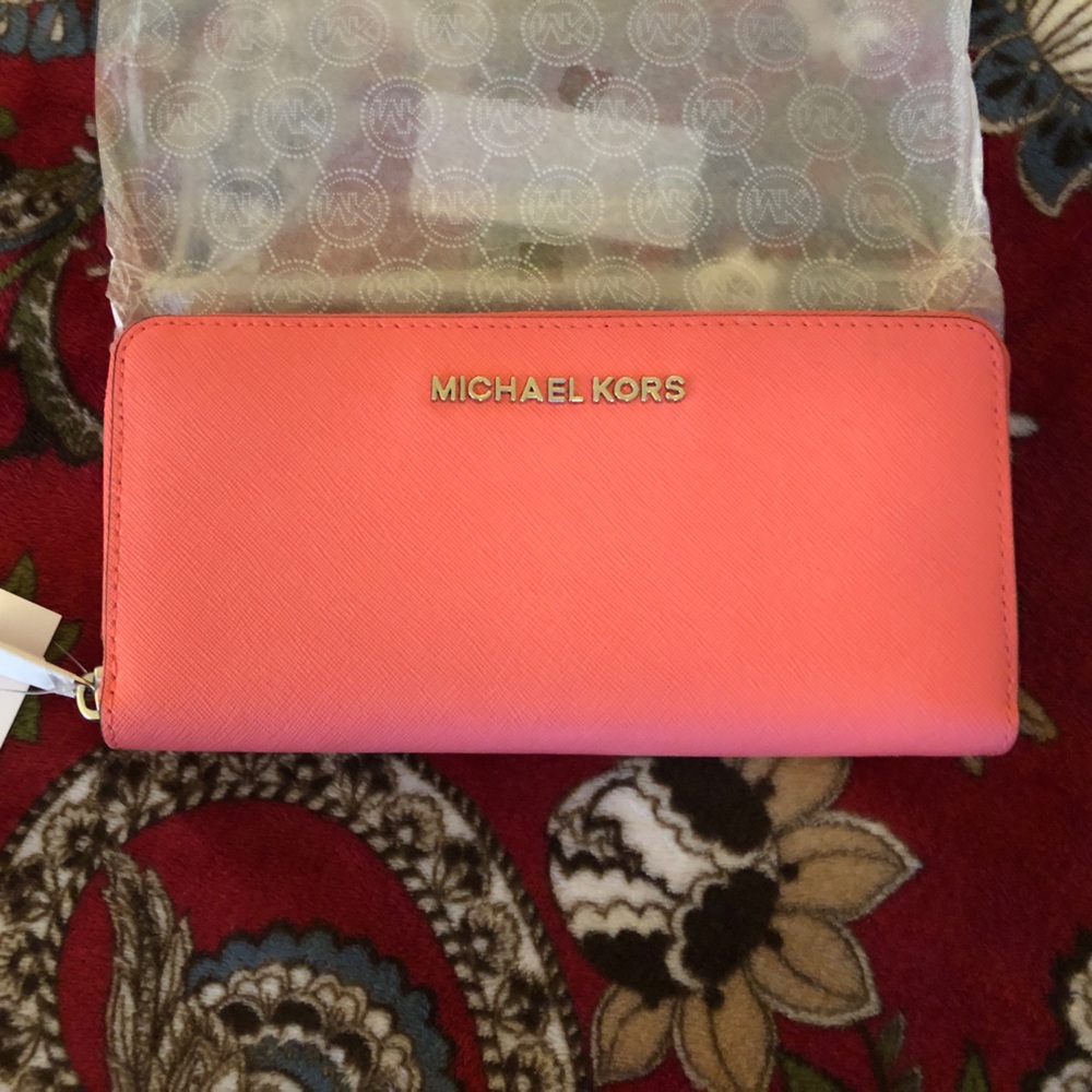 Michael Kors Jet Set Travel ZA Continental Leather Wallet Clutch - Coral
